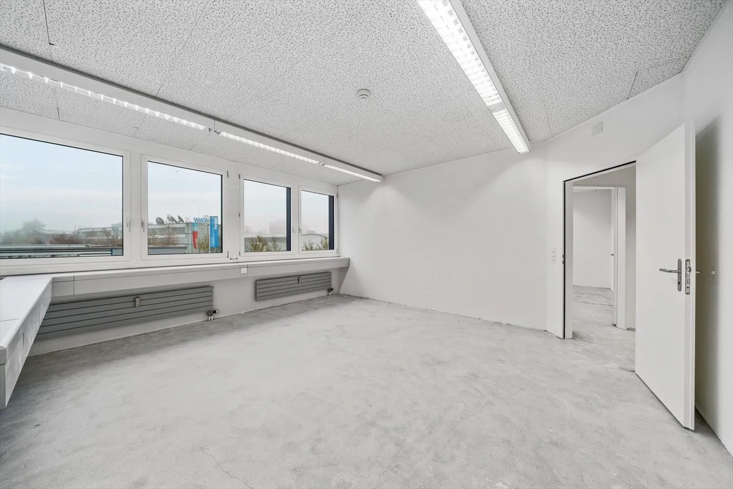 Your new office location in Steinhausen - Photo 3 of 11