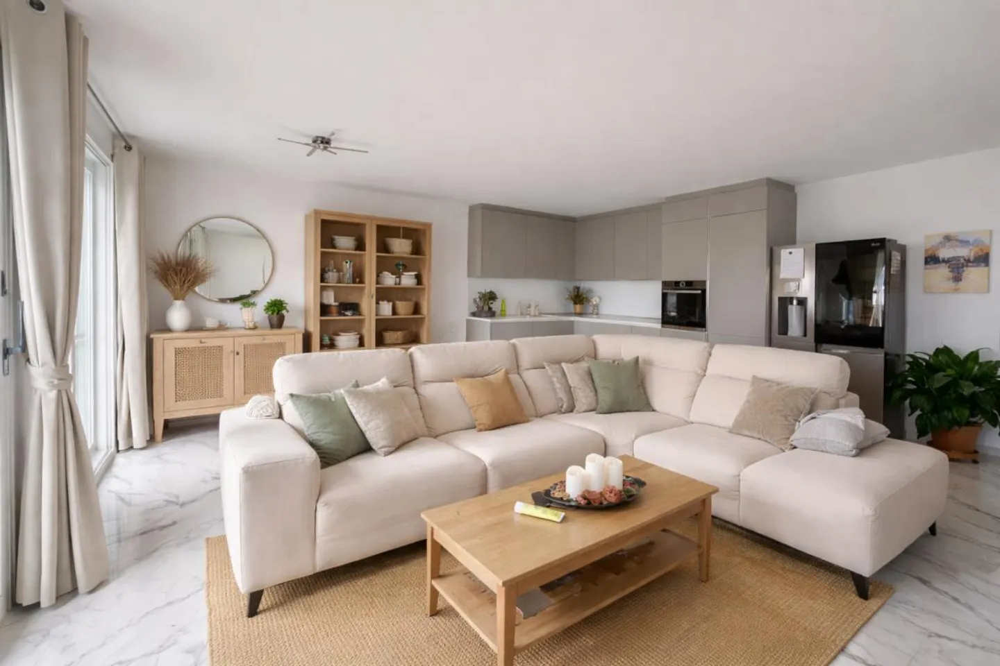 Große und helle 4,5 Zimmer mit Garten - Foto 2 von 2