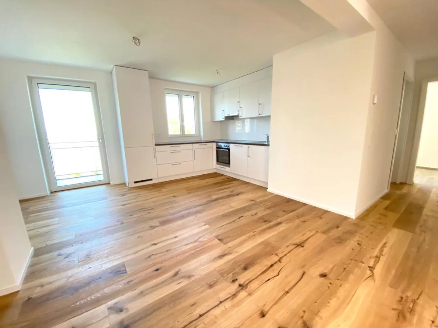 Spacious 4.5-room apartment with balcony and panoramic view - Photo 5 of 9