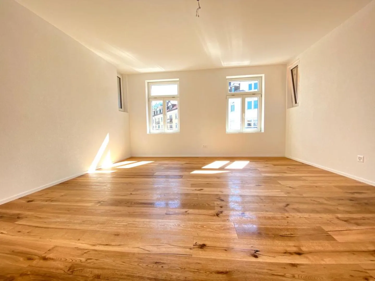 Spacious 4.5-room apartment with balcony and panoramic view - Photo 6 of 9