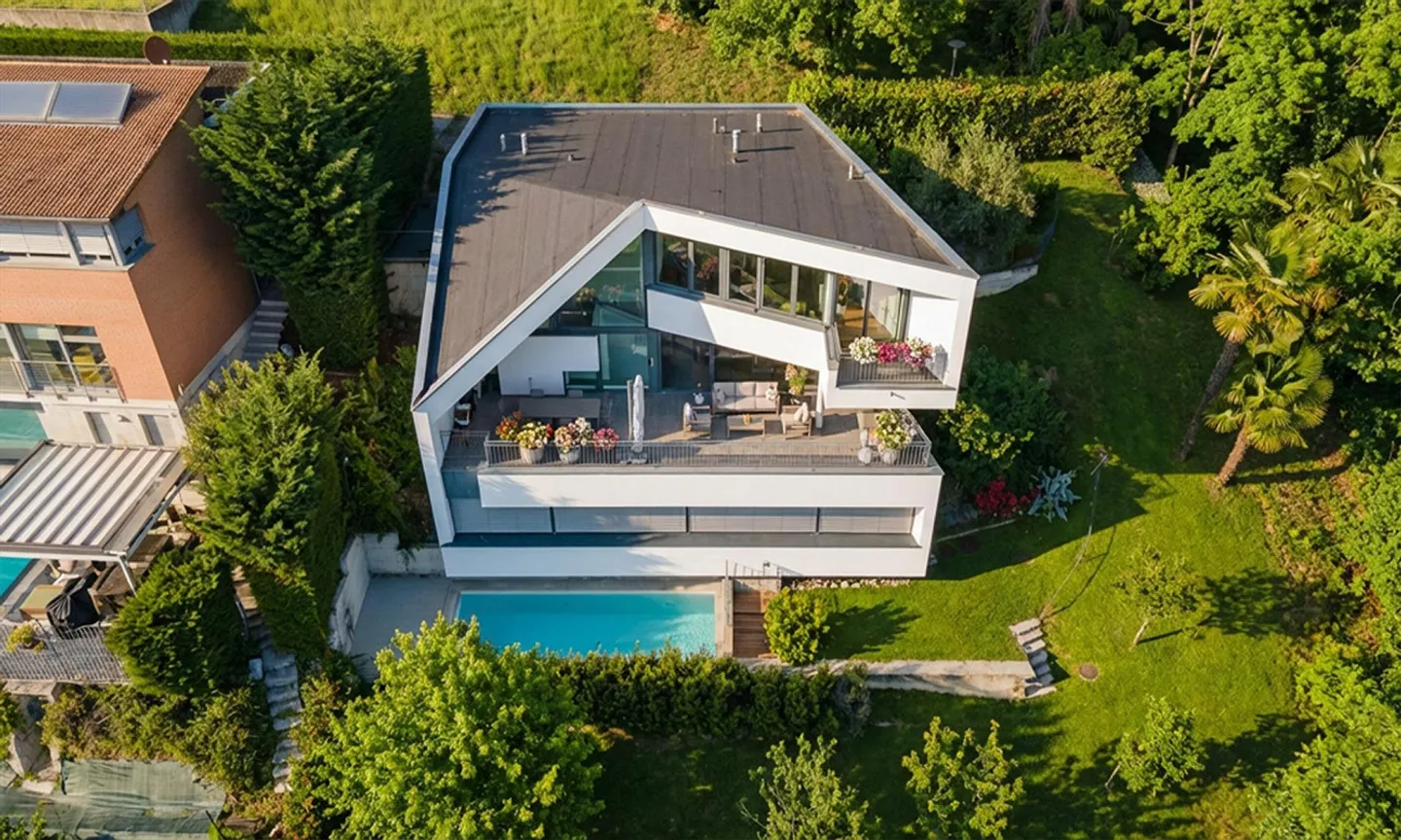 Luxus Villa mit Seeblick - Foto 2 von 9