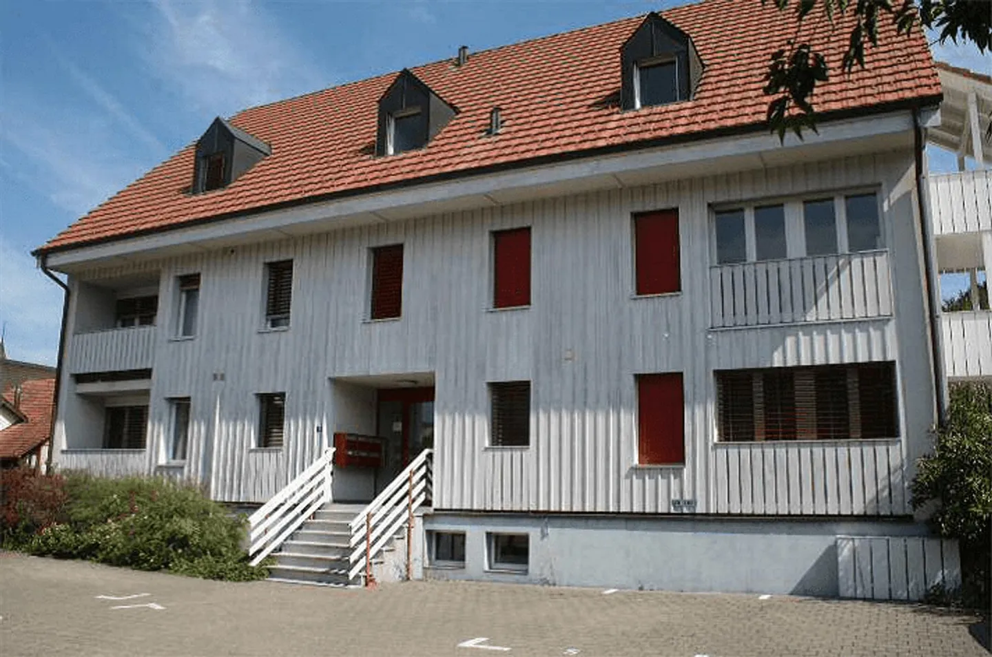 Living with Style & Space Spacious 4.5-Room Maisonette in Wahlen - Photo 1 of 17