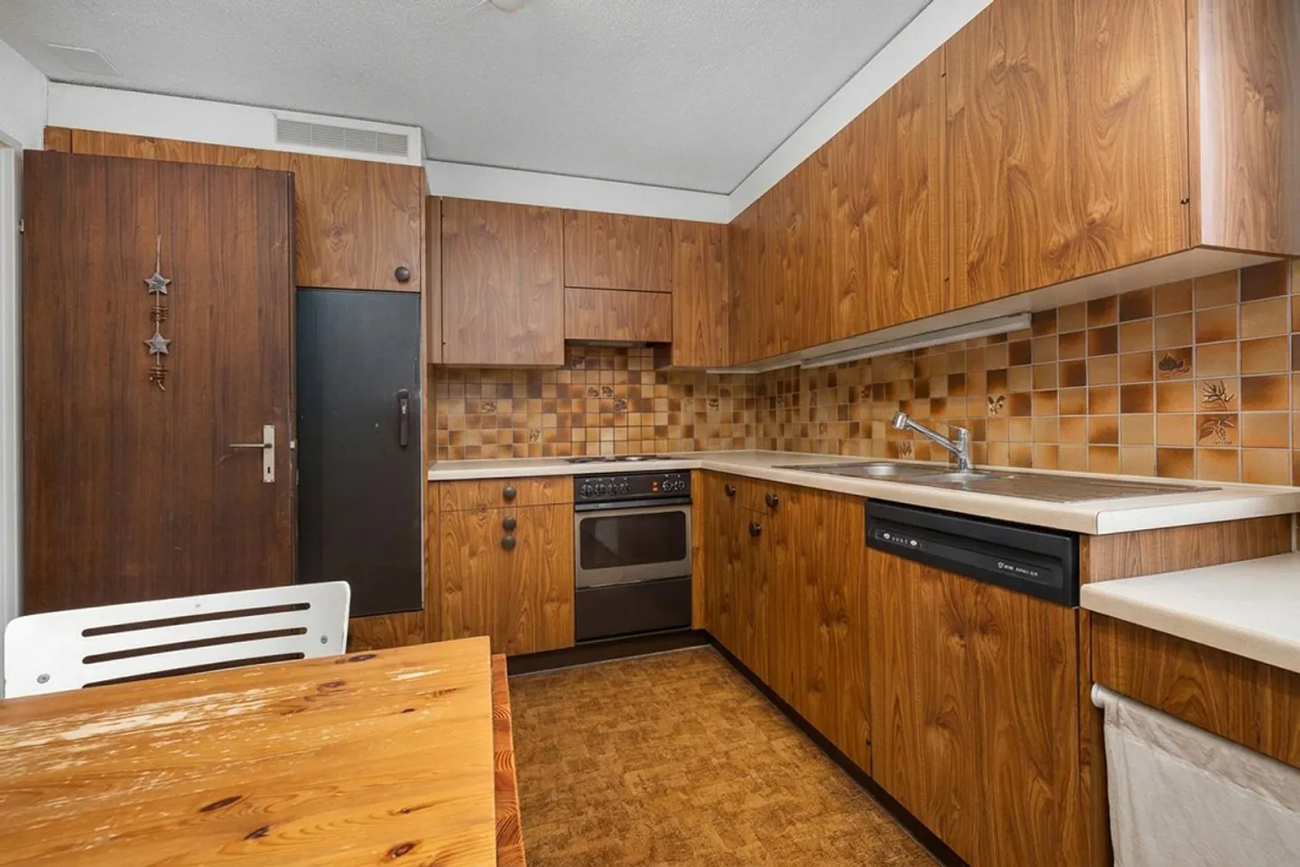 Family-friendly home with garden close to the city - Photo 3 of 13