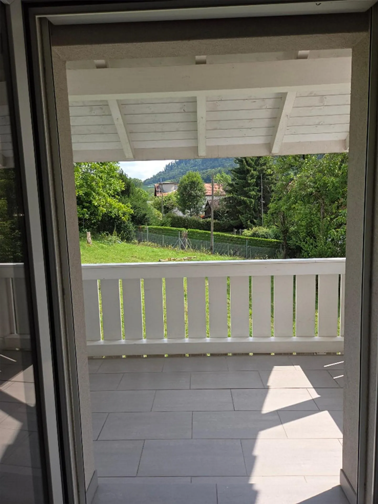 Living with Style & Space Spacious 4.5-Room Maisonette in Wahlen - Photo 7 of 17