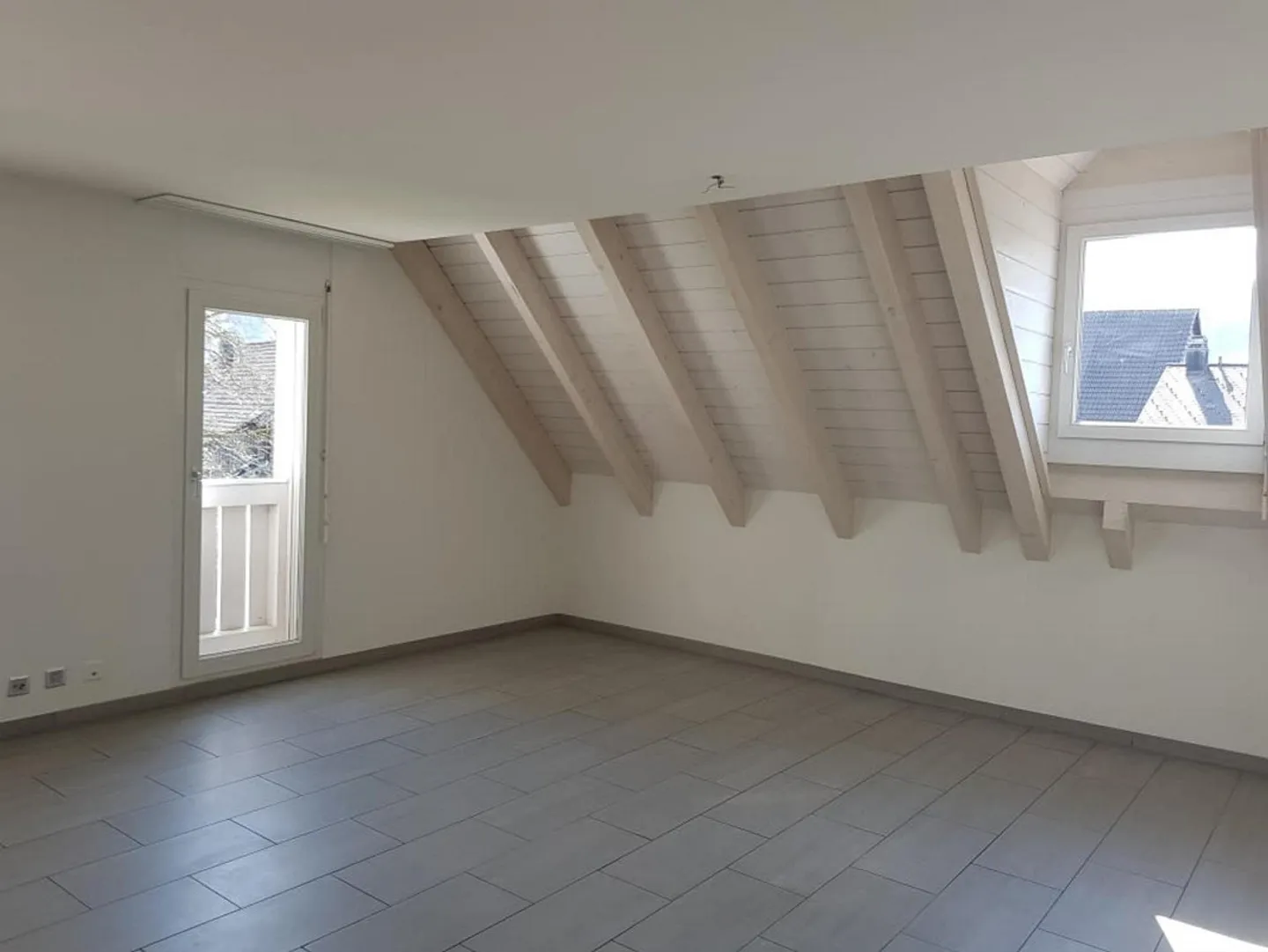 Living with Style & Space Spacious 4.5-Room Maisonette in Wahlen - Photo 6 of 17