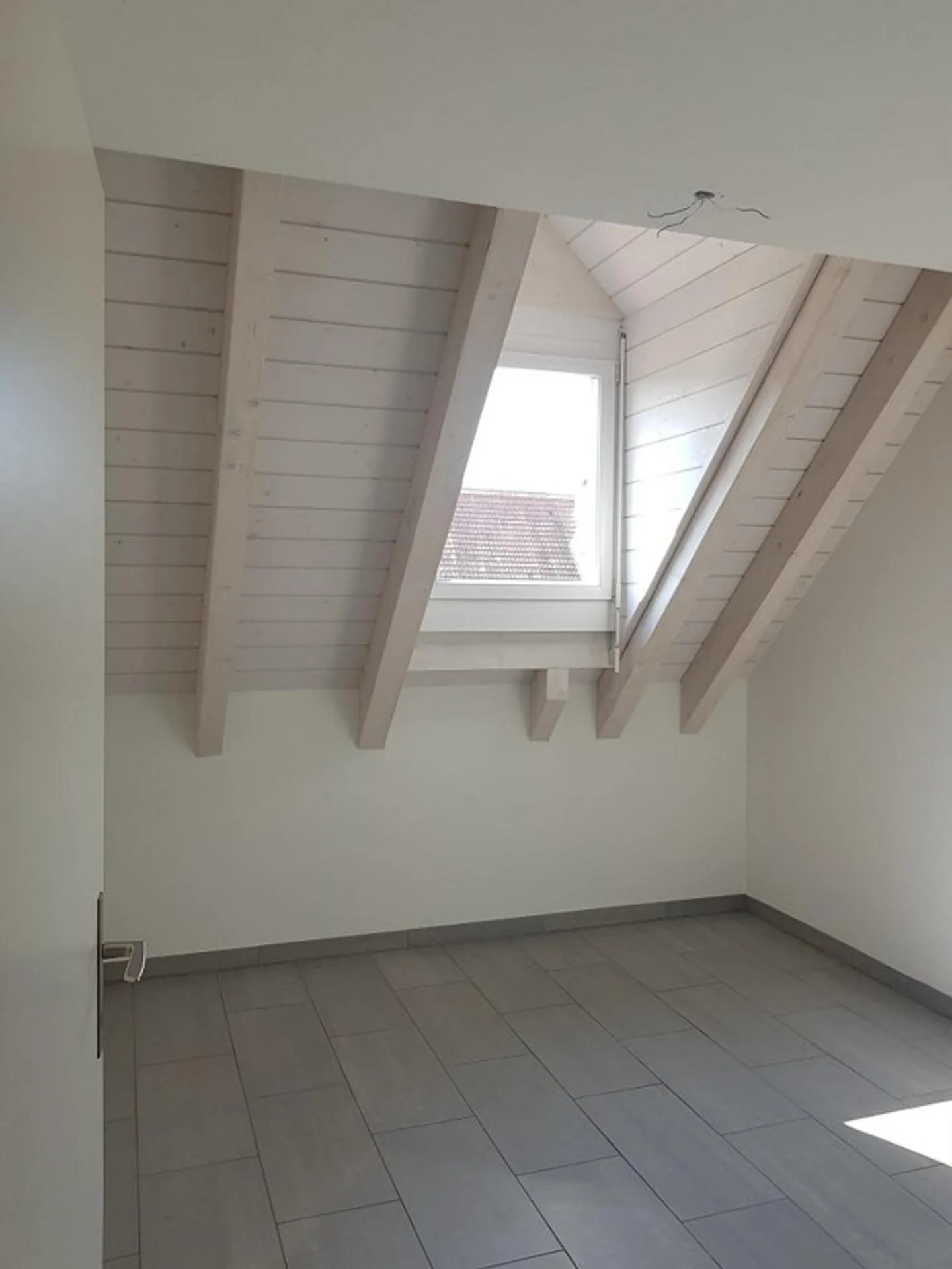 Living with Style & Space Spacious 4.5-Room Maisonette in Wahlen - Photo 8 of 17
