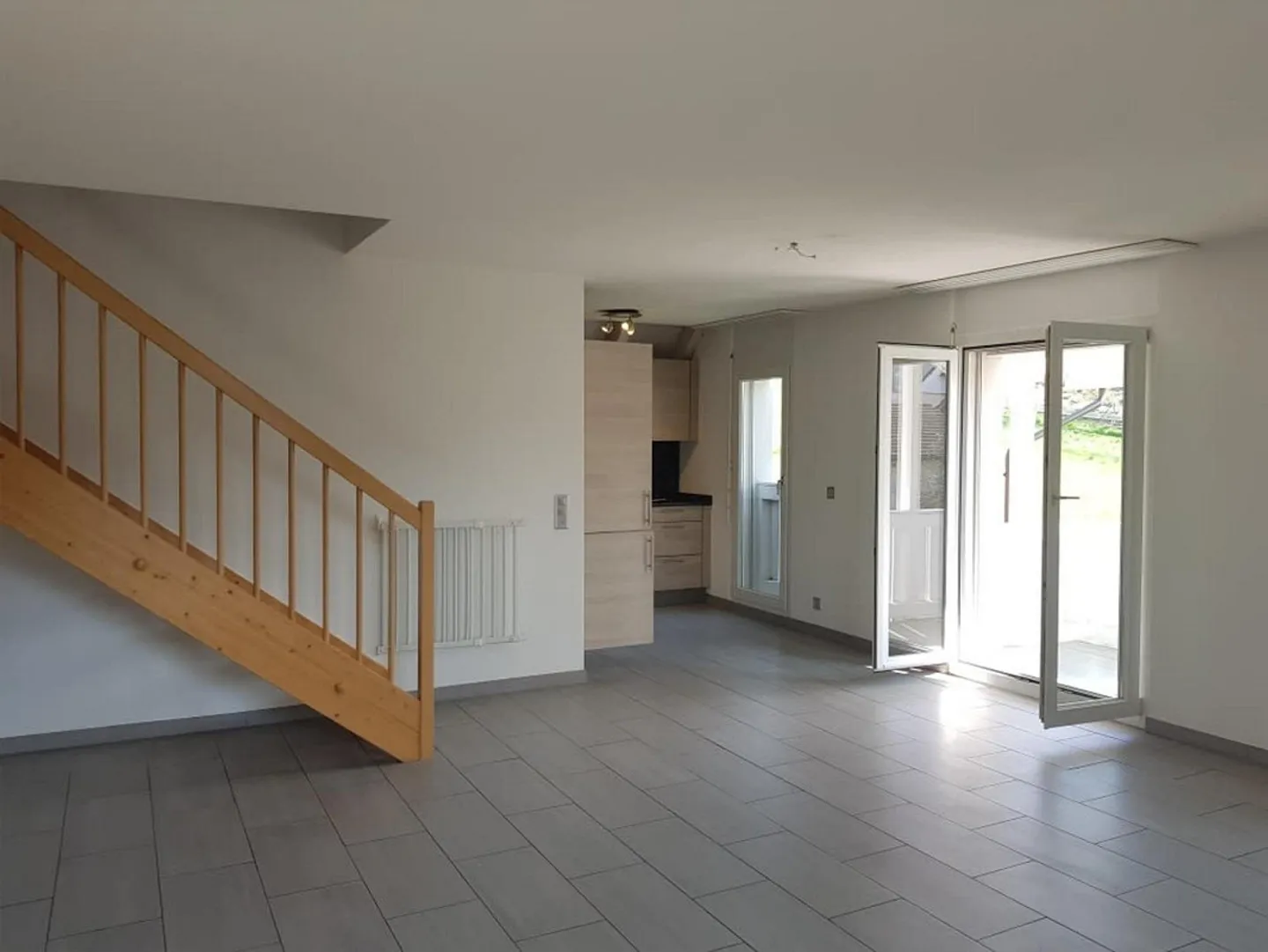 Living with Style & Space Spacious 4.5-Room Maisonette in Wahlen - Photo 11 of 17