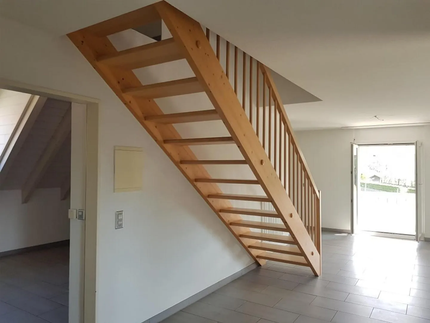 Living with Style & Space Spacious 4.5-Room Maisonette in Wahlen - Photo 17 of 17