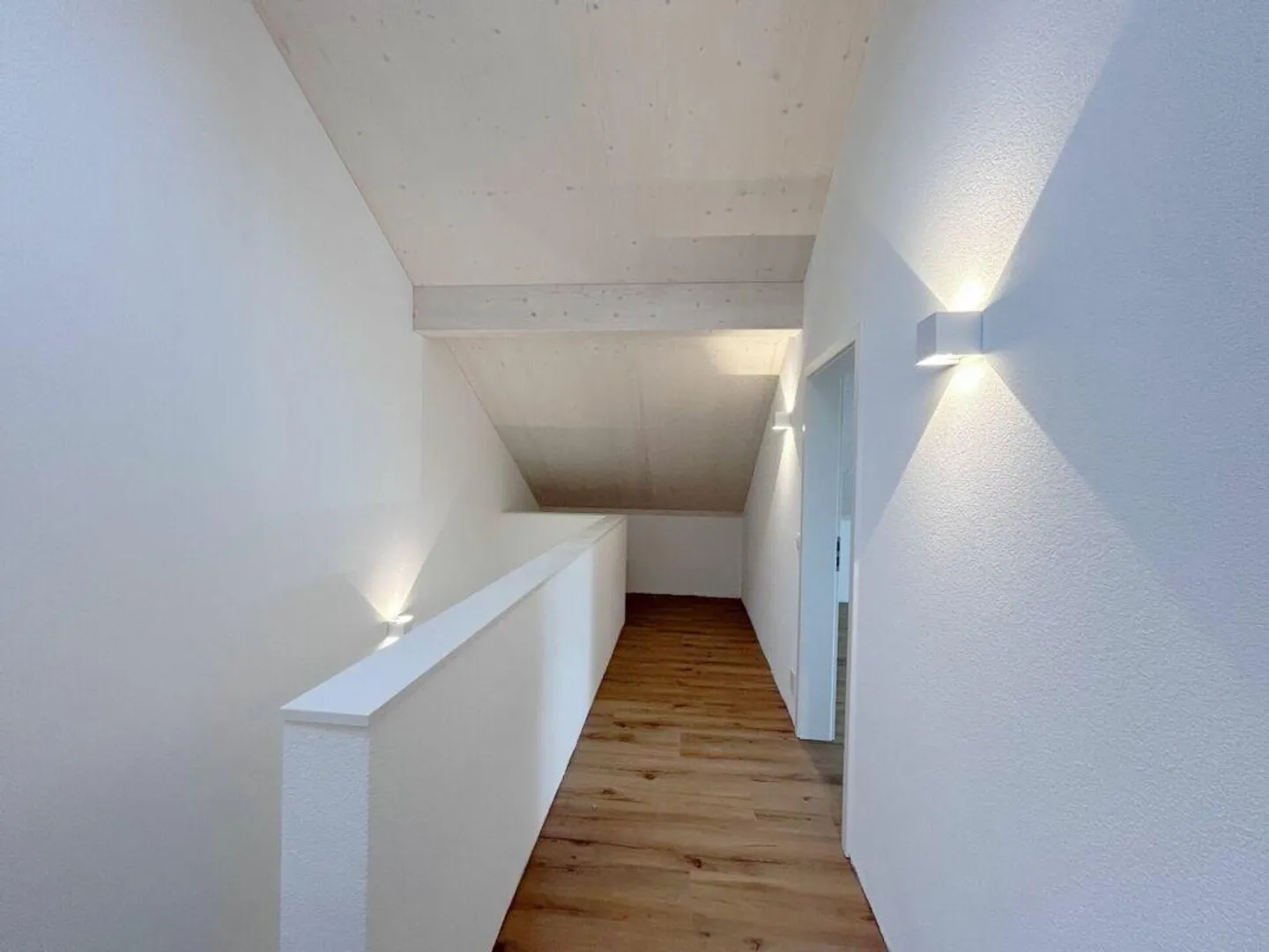 Casa bifamiliare di 5,5 stanze - Il tuo sogno abitativo per tutta la famiglia! - Foto 4 di 14