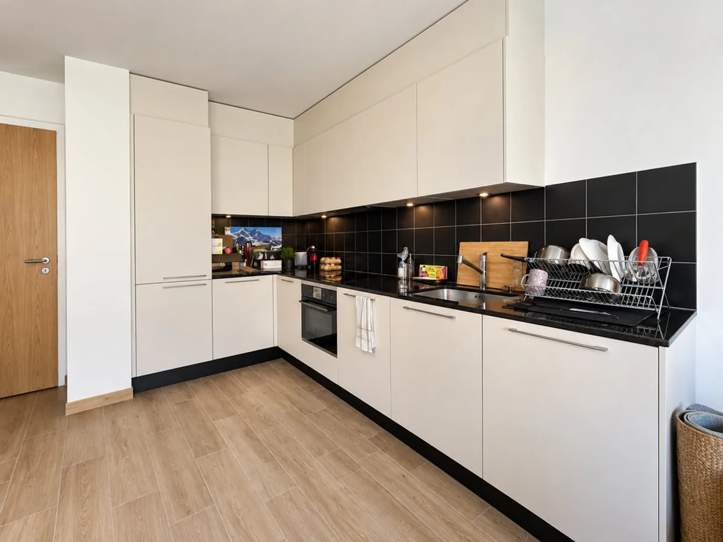 Charming Garden Apartment - Photo 3 of 6