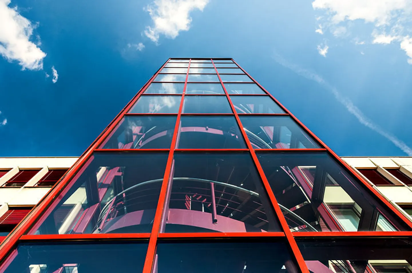 Bureau et espaces commerciaux avec des avantages fiscaux près de l'aéroport - Photo 10 sur 10