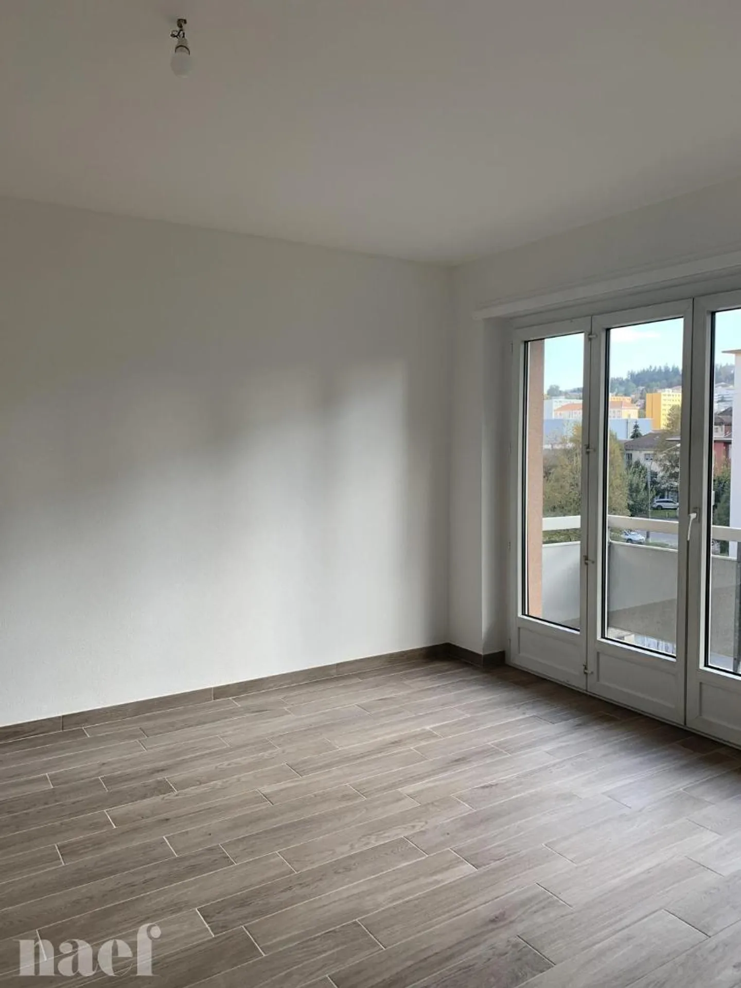 Beautiful renovated 2.5-room apartment - Photo 4 of 12