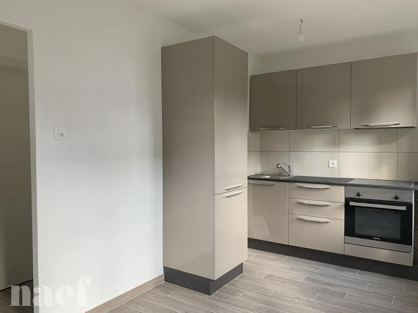 Beautiful renovated 2.5-room apartment - Photo 2 of 12