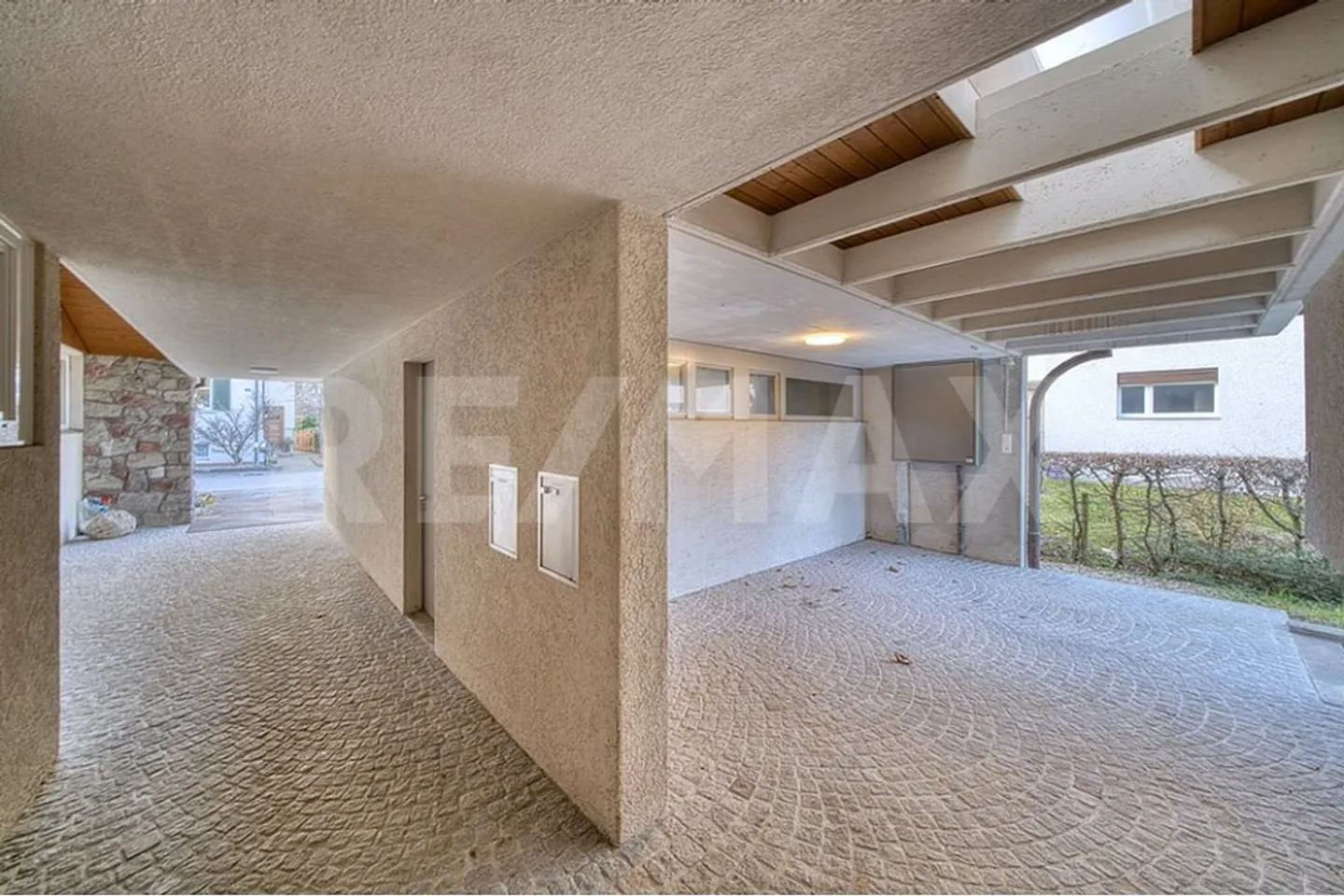 Maison familiale spacieuse avec jardin - Photo 5 sur 13