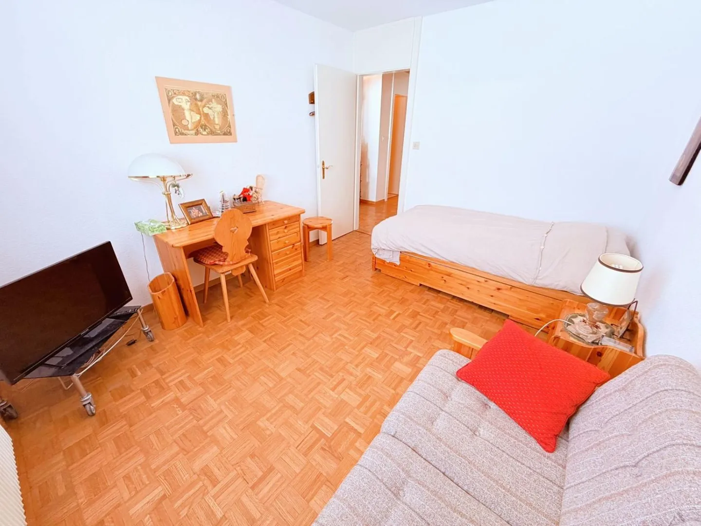 Very spacious and very bright 4.5 rooms renovated - Superb panoramic view - Location - Photo 13 of 19