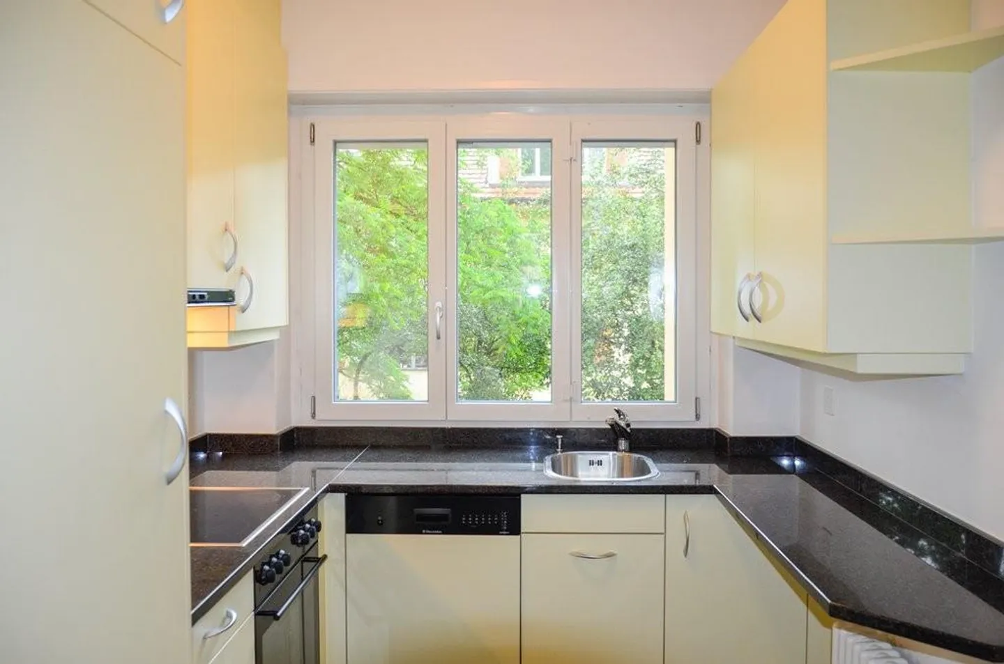 La tua nuova casa - centrale e confortevole! - Foto 1 di 6