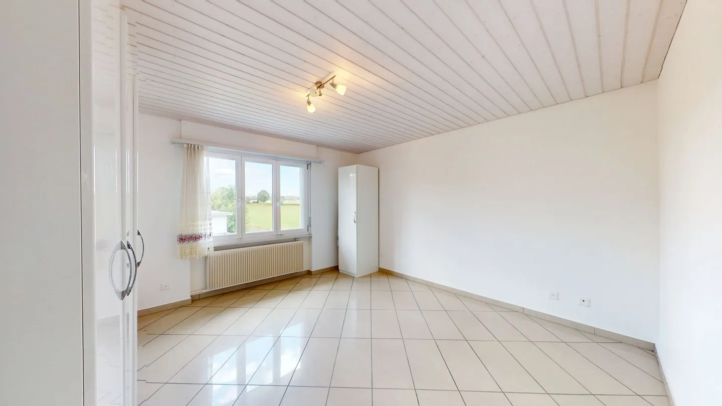 Une maison, deux possibilités - Paradis familial avec potentiel - Photo 6 sur 13