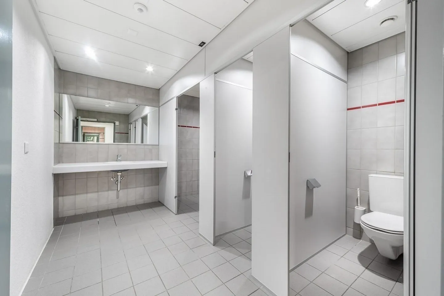 *RENTAL PROMOTION* Your new ready-to-move-in office with 2 months rent-free period! - Photo 8 of 12