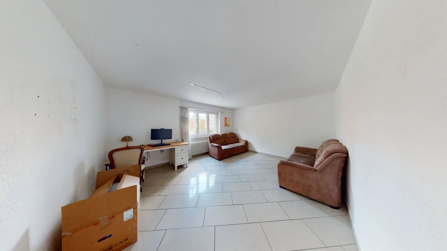 Une maison, deux possibilités - Paradis familial avec potentiel - Photo 7 sur 13