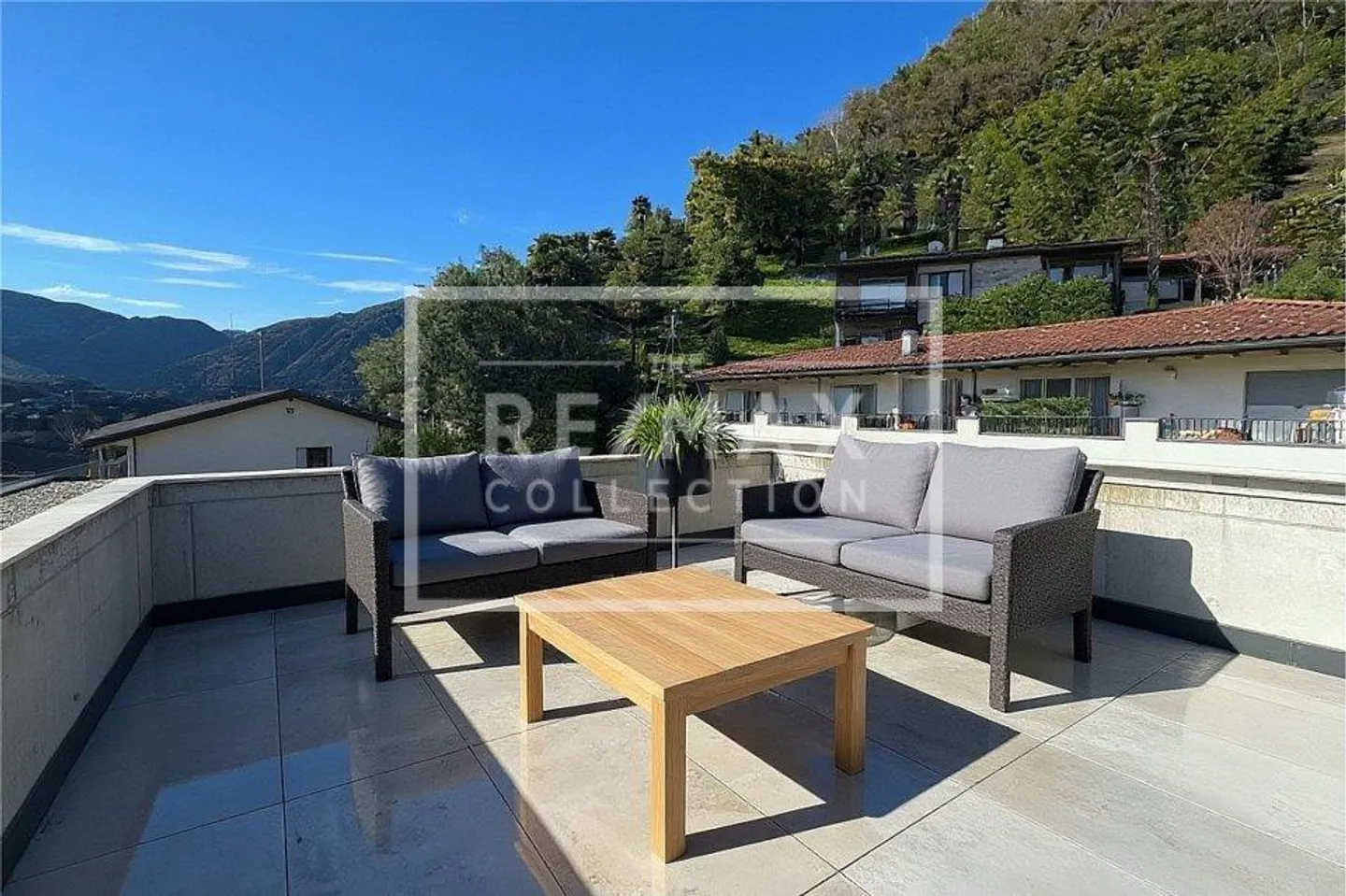 Penthouse with 3.5 rooms - Photo 1 of 13