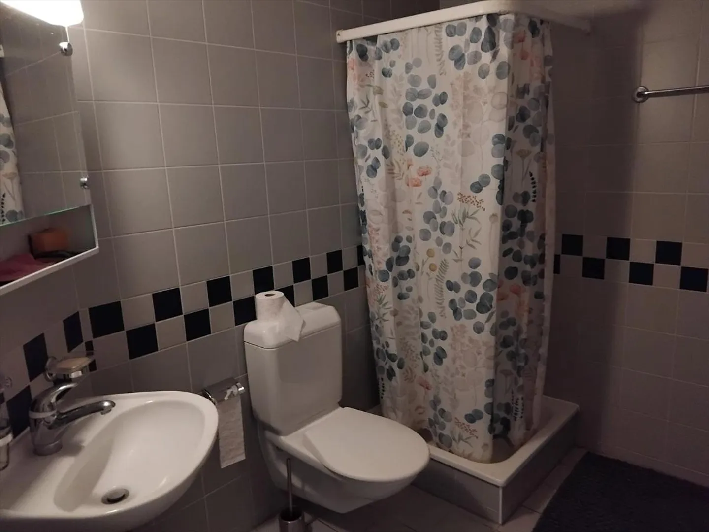 4.5 Room Apartment - Photo 1 of 5