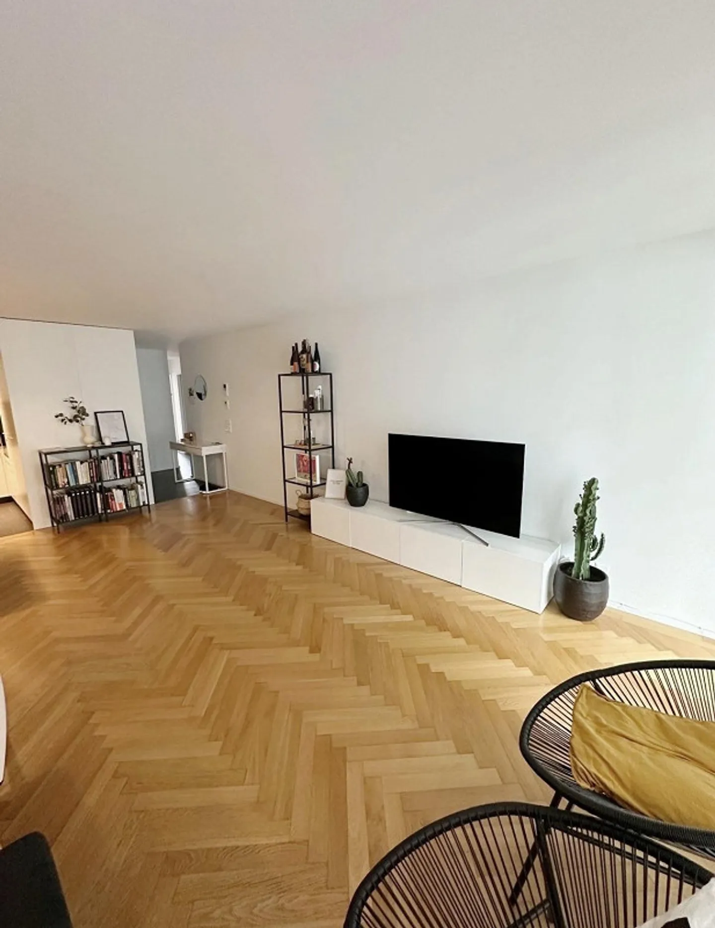 Living in close proximity to the Baden train station - Photo 5 of 10