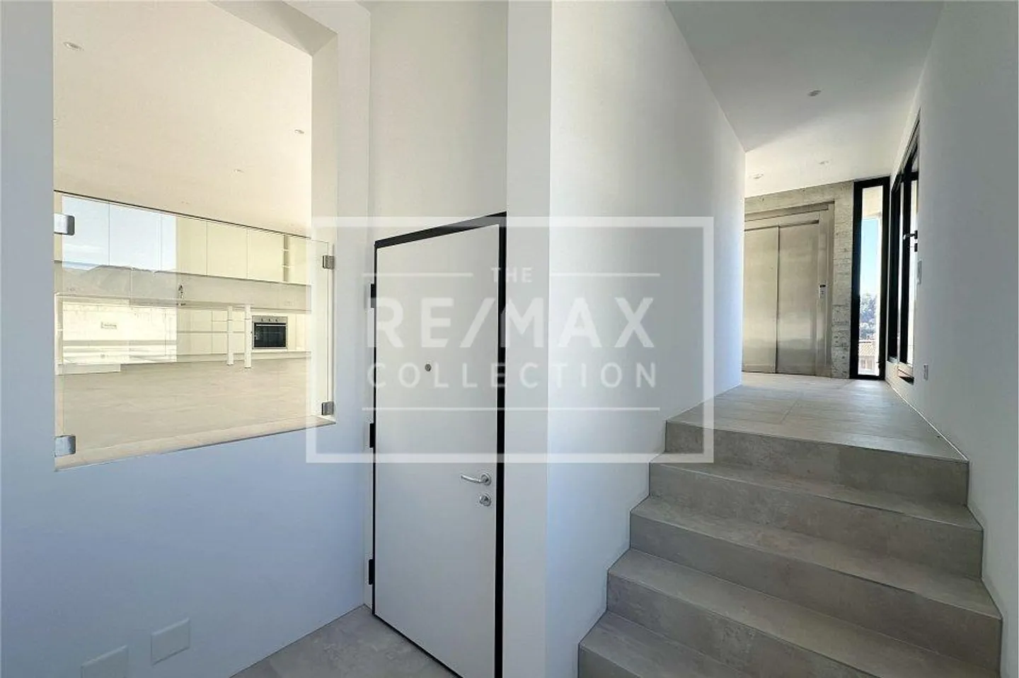 Penthouse with 3.5 rooms - Photo 3 of 13