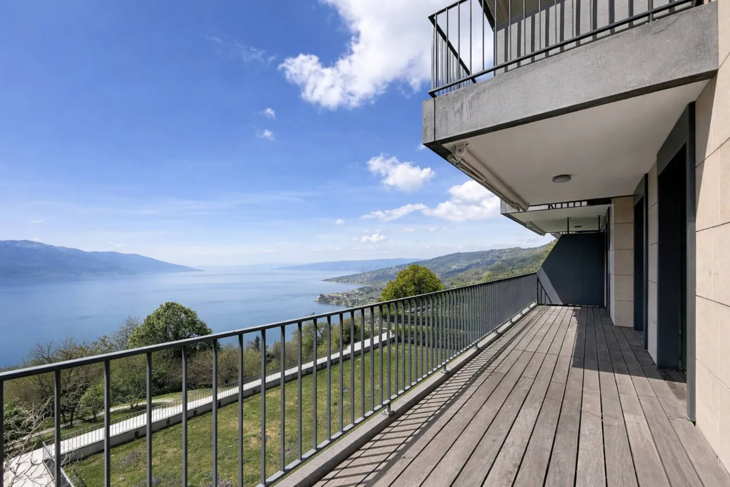 In the Heart of the Lavaux Vineyards - 175 m2 Apartment with High Standards - Photo 1 of 12