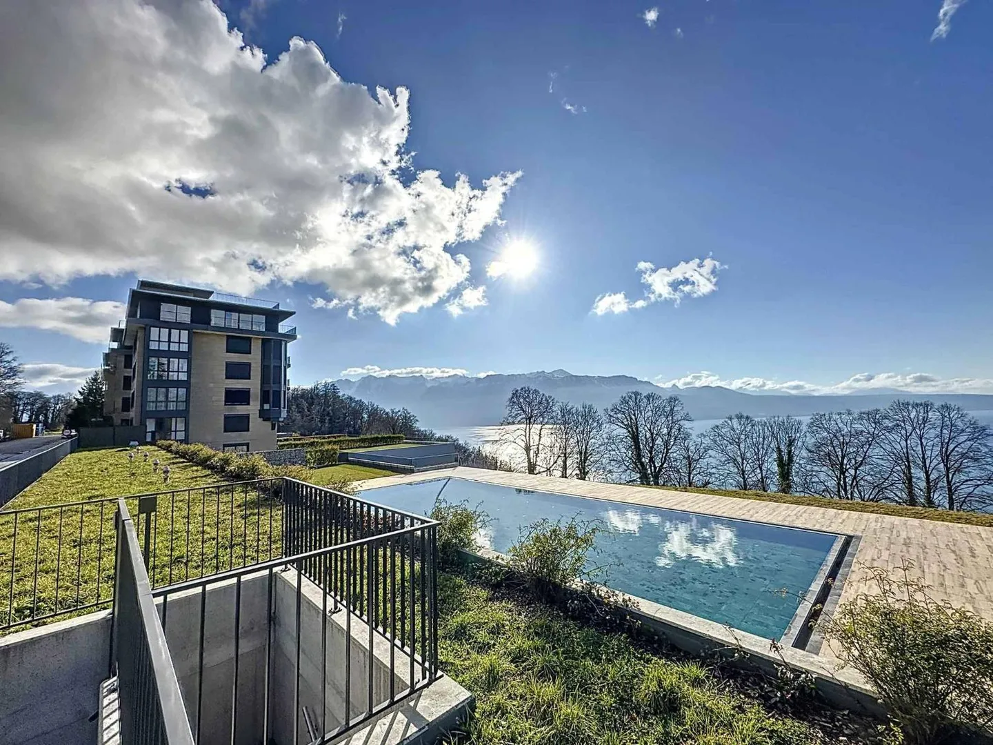 In the Heart of the Lavaux Vineyards - 175 m2 Apartment with High Standards - Photo 11 of 12