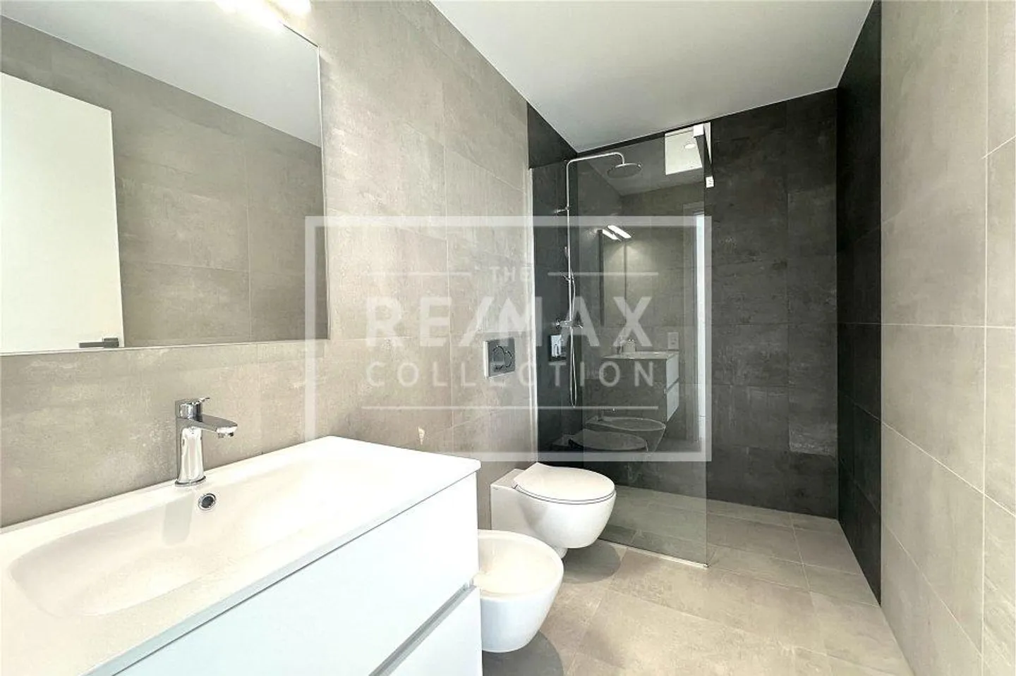 Penthouse with 3.5 rooms - Photo 12 of 13