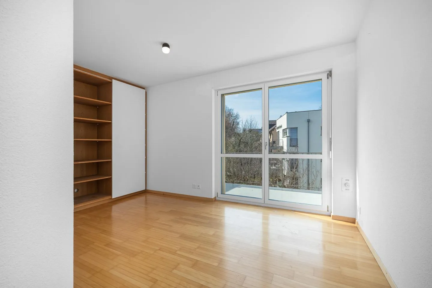 Living happiness on two floors - Photo 8 of 11