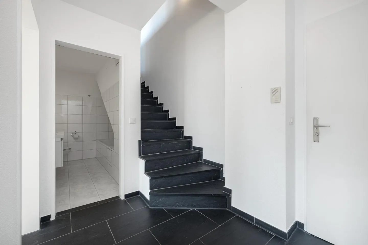 Living happiness on two floors - Photo 6 of 11