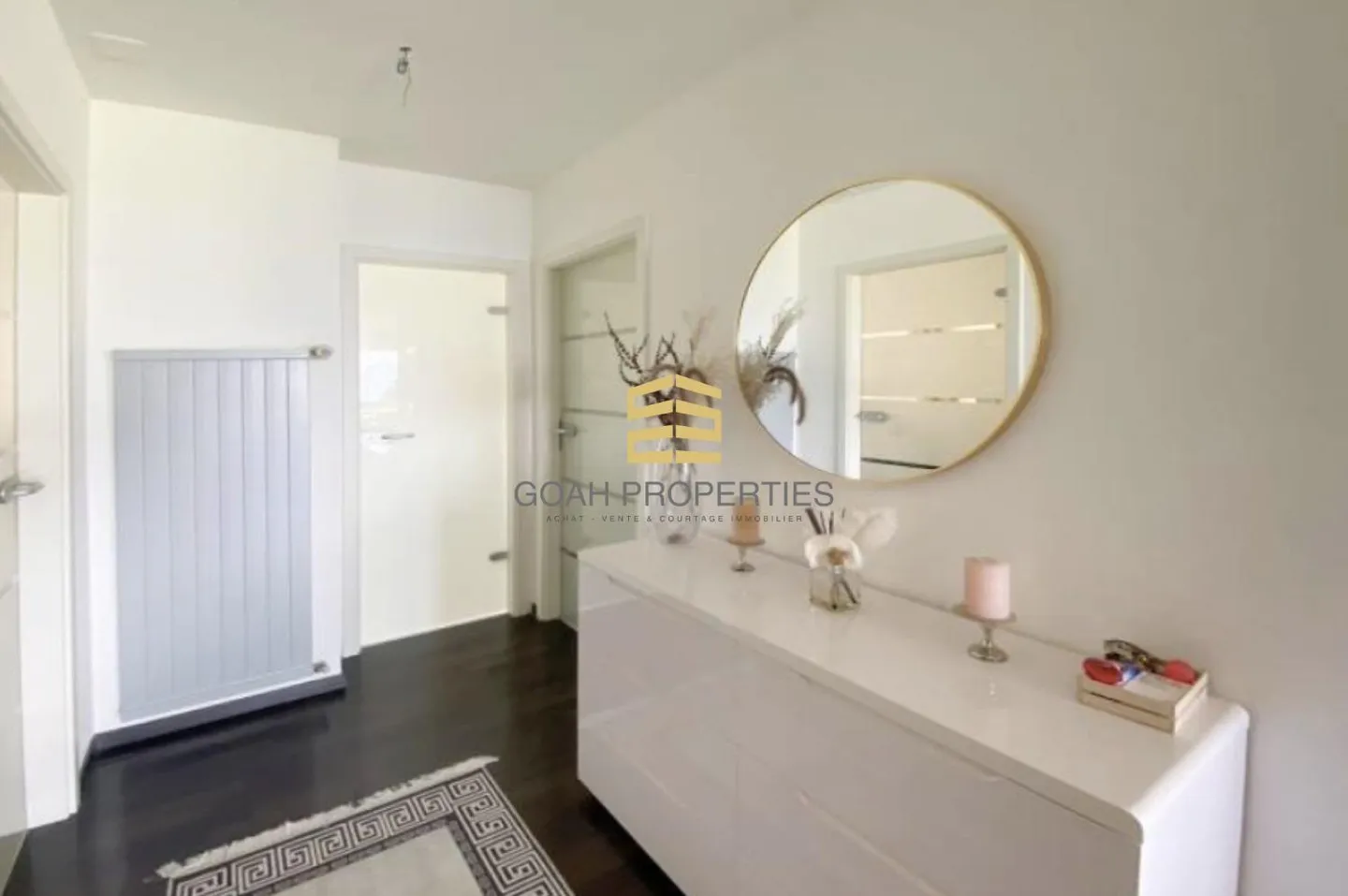 Magnificent 3.5-room apartment with panoramic views and garage included - Photo 1 of 3