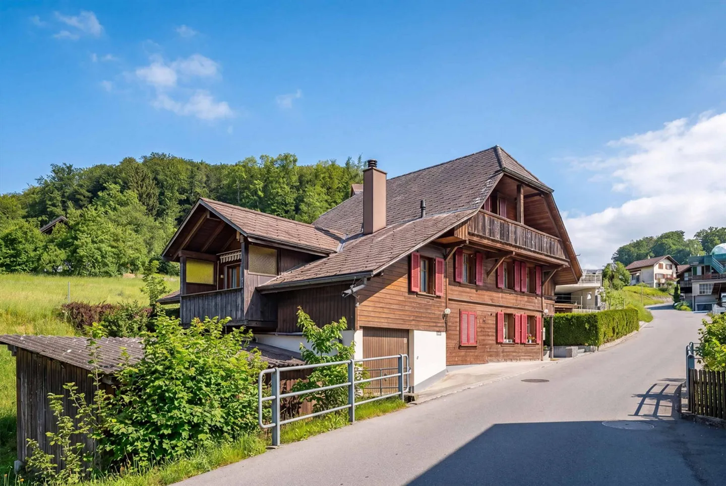 Charmant et Abordable - Maison de 8 Chambres avec Appartement - Photo 1 sur 5