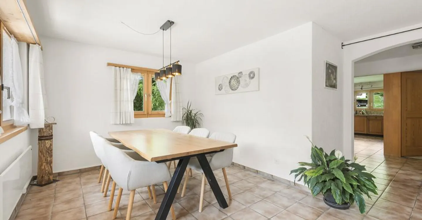 Geräumige Doppelhaushälfte mit Garten - Foto 3 von 8