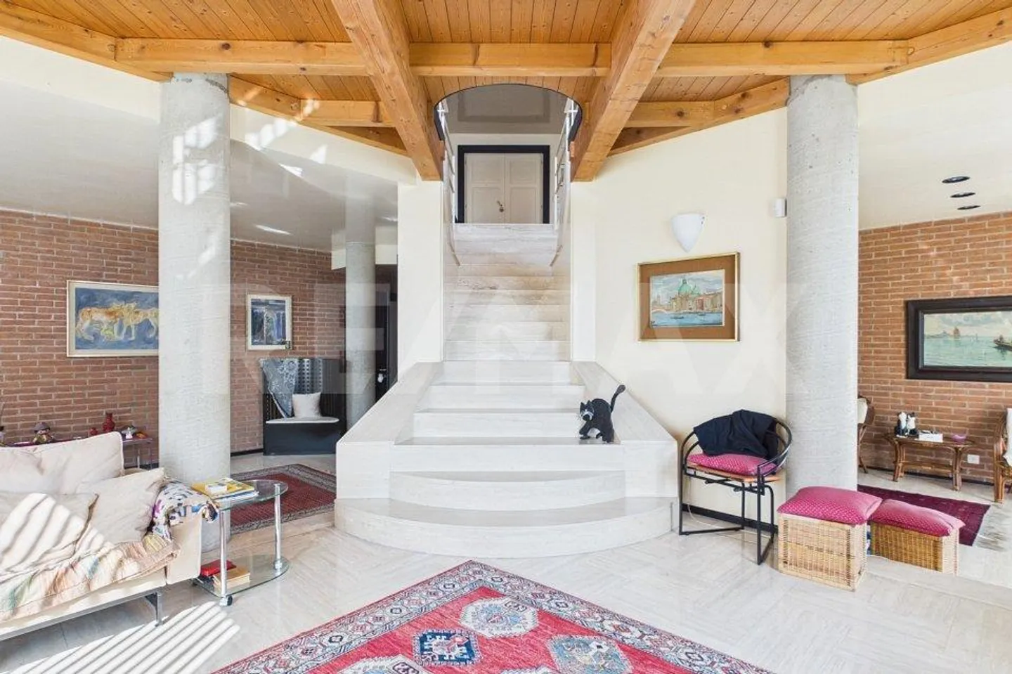 Villa with magnificent panoramic view - Photo 8 of 13