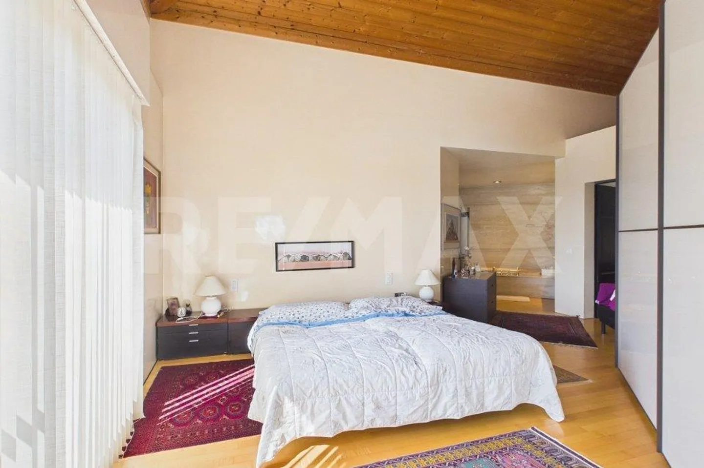 Villa with magnificent panoramic view - Photo 11 of 13