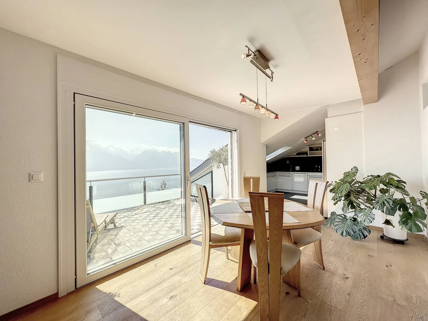 Superbo duplex di 5,5 stanze con vista panoramica sul lago di Ginevra - Foto 6 di 13