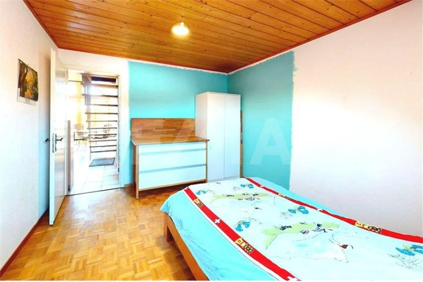 Loft familiare con galleria: affascinante maisonette per famiglie moderne - Foto 9 di 13