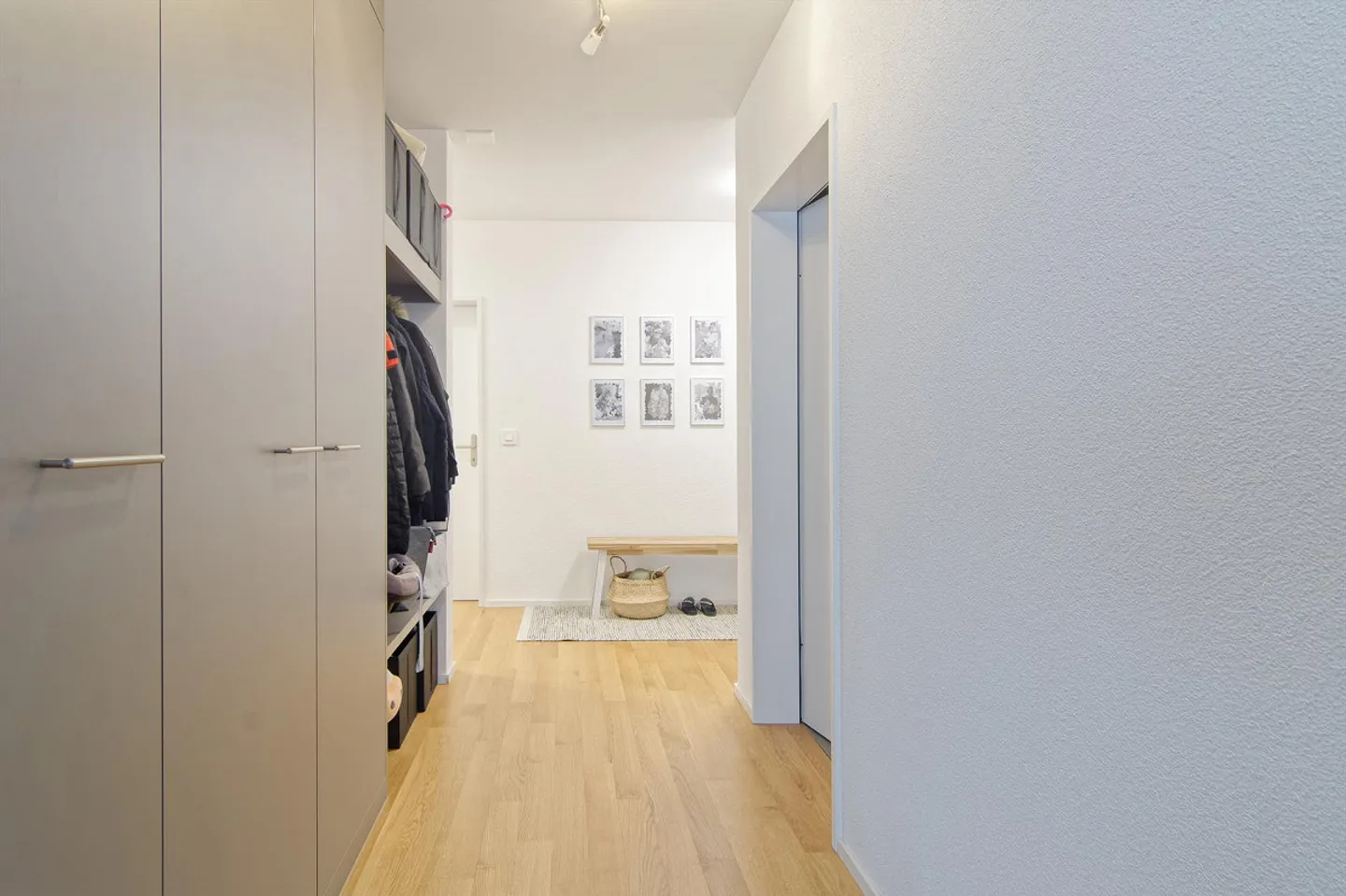 Appartement de 4,5 pièces avec grand balcon - Photo 6 sur 16