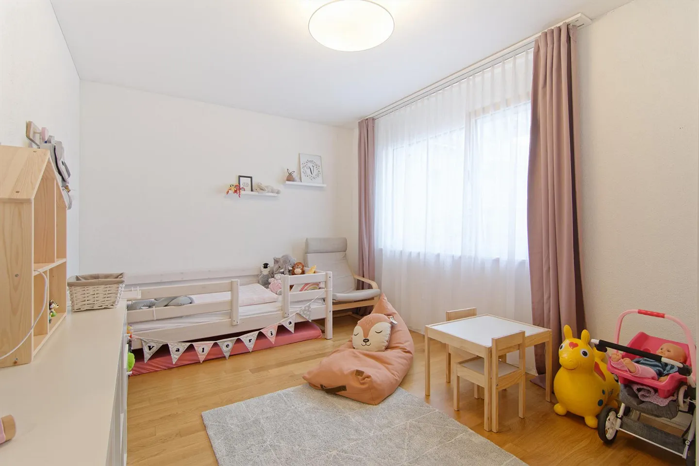 Appartement de 4,5 pièces avec grand balcon - Photo 9 sur 16