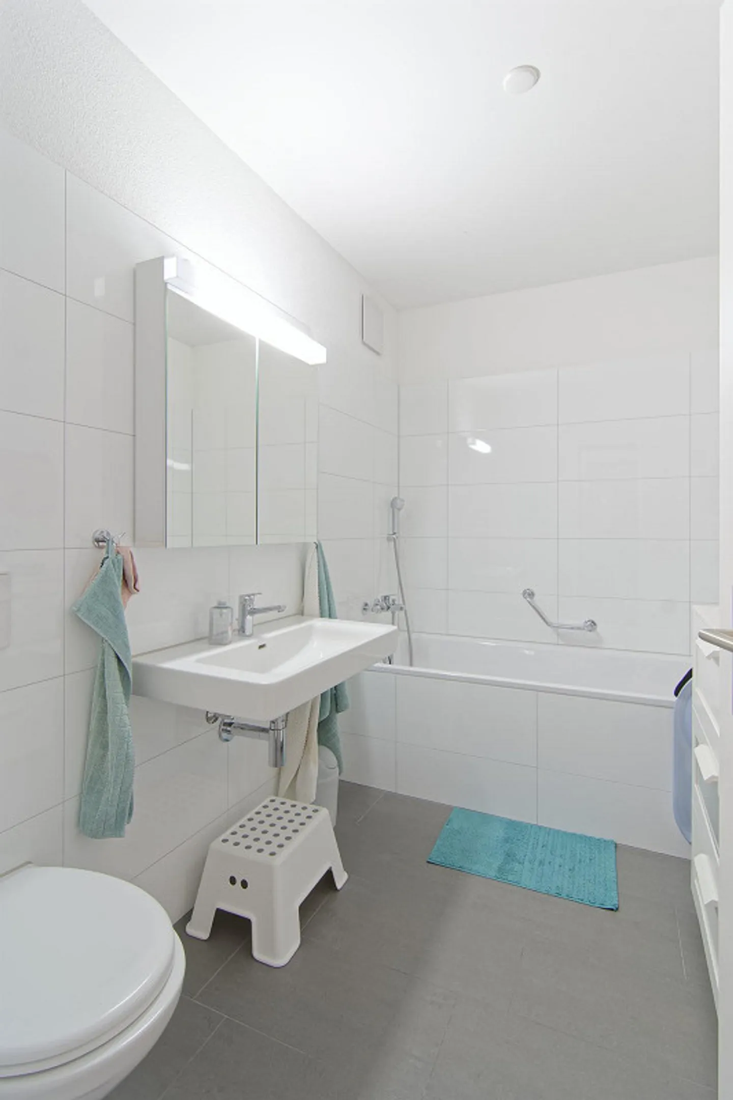 Appartement de 4,5 pièces avec grand balcon - Photo 11 sur 16