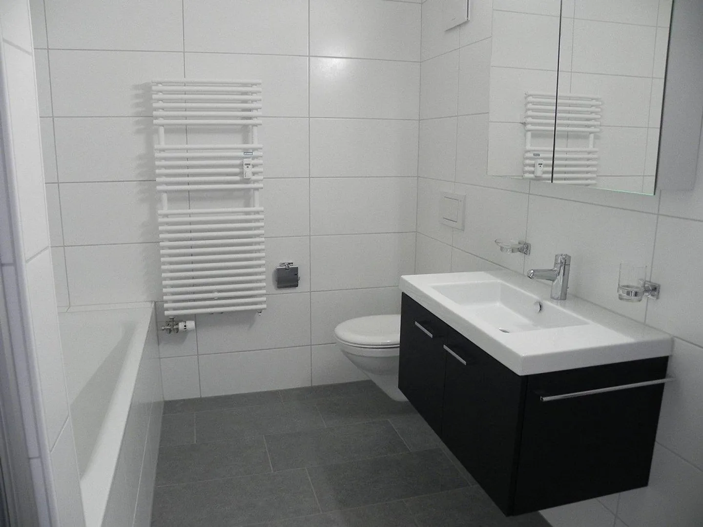 Appartement moderne et lumineux avec grand balcon - Photo 5 sur 9