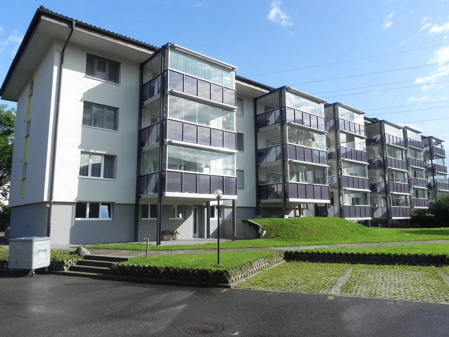 Appartement moderne et lumineux avec grand balcon - Photo 1 sur 9