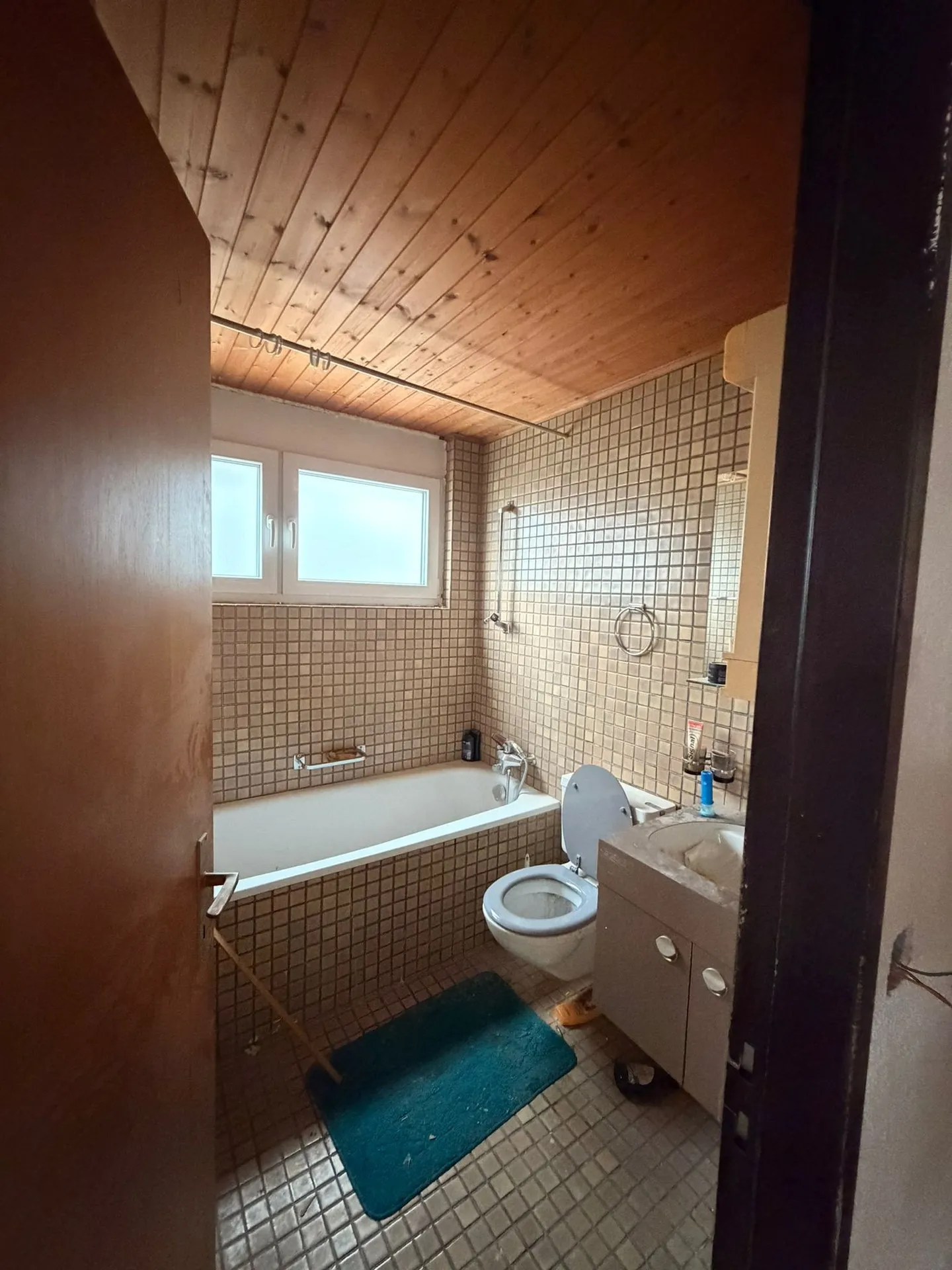 Modern 4.5 Room Villa with Garage and Terraces in Delémont - Photo 11 of 17