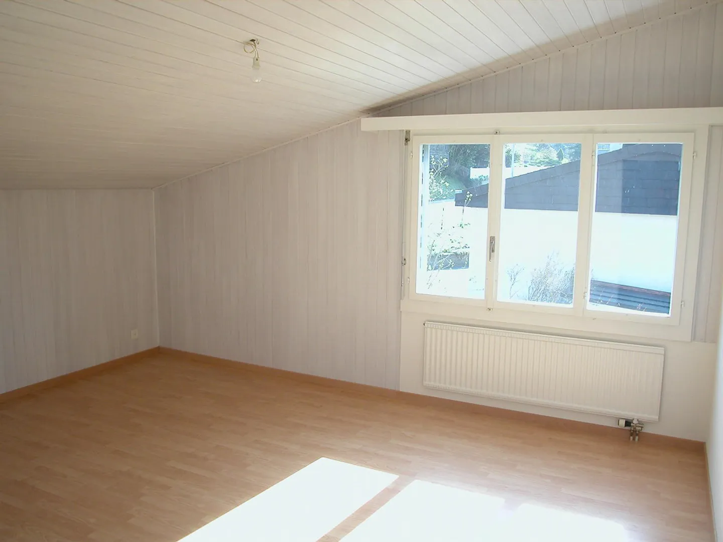 Appartement lumineux de 3,5 pièces dans les combles - Photo 7 sur 12