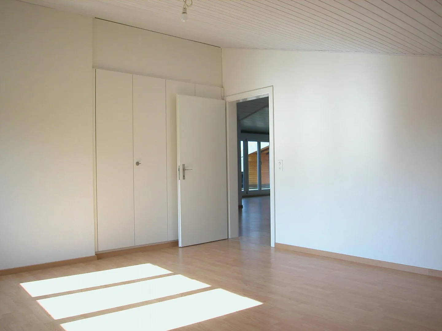 Appartement lumineux de 3,5 pièces dans les combles - Photo 8 sur 12