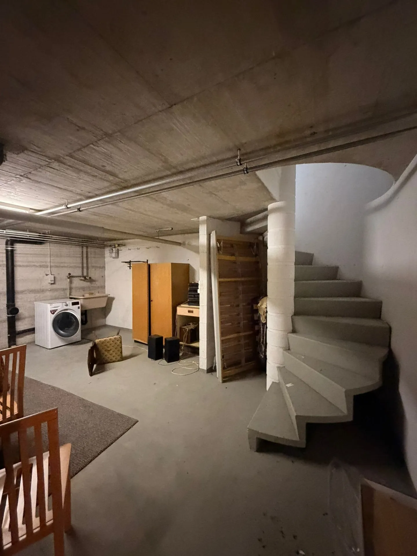 Modern 4.5 Room Villa with Garage and Terraces in Delémont - Photo 15 of 17