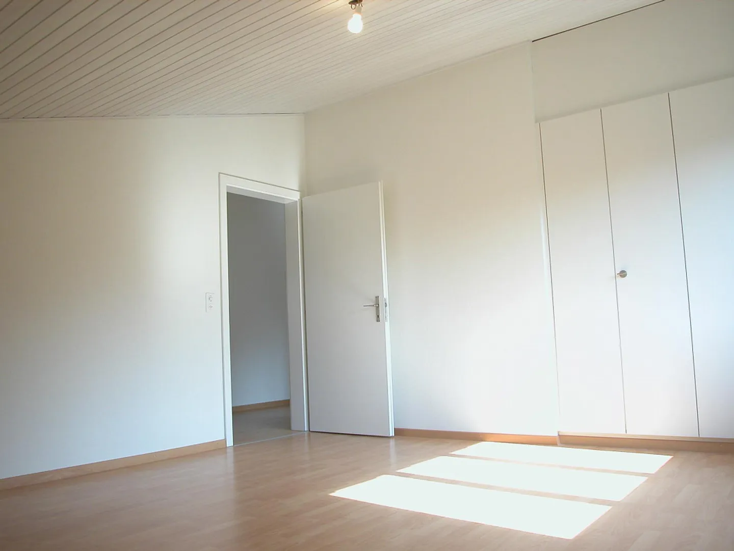 Appartement lumineux de 3,5 pièces dans les combles - Photo 10 sur 12