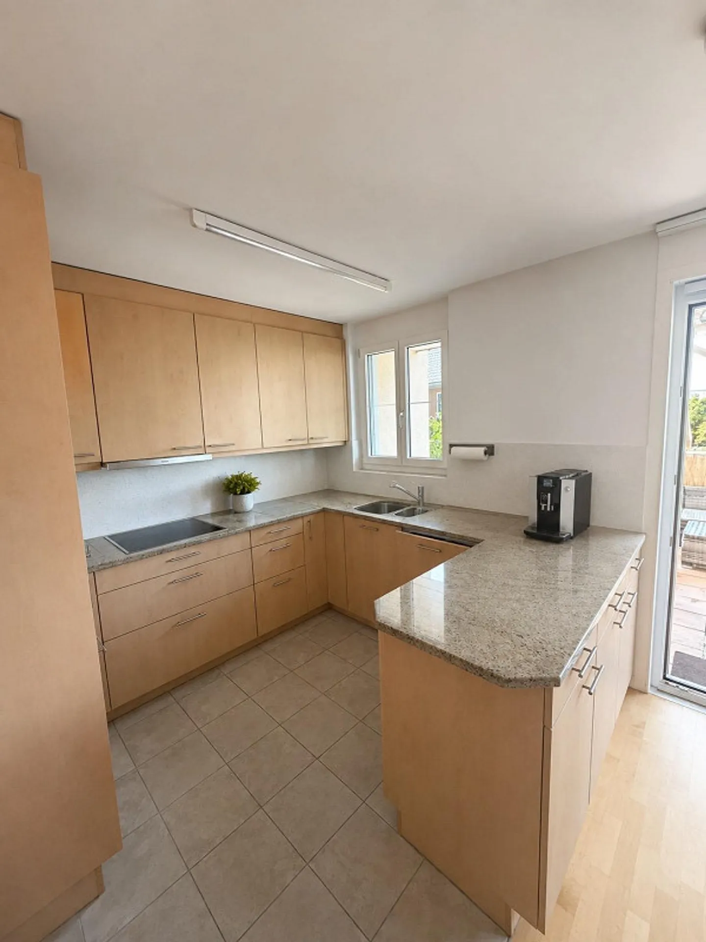 Appartement de jardin 3,5 pièces de rêve avec oasis privée et studio - Photo 3 sur 11